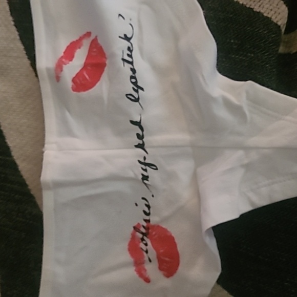 Wheres my red lipstick line long sleeve t shirt s small Hp 🔥🔥🔥 - Picture 5 of 7